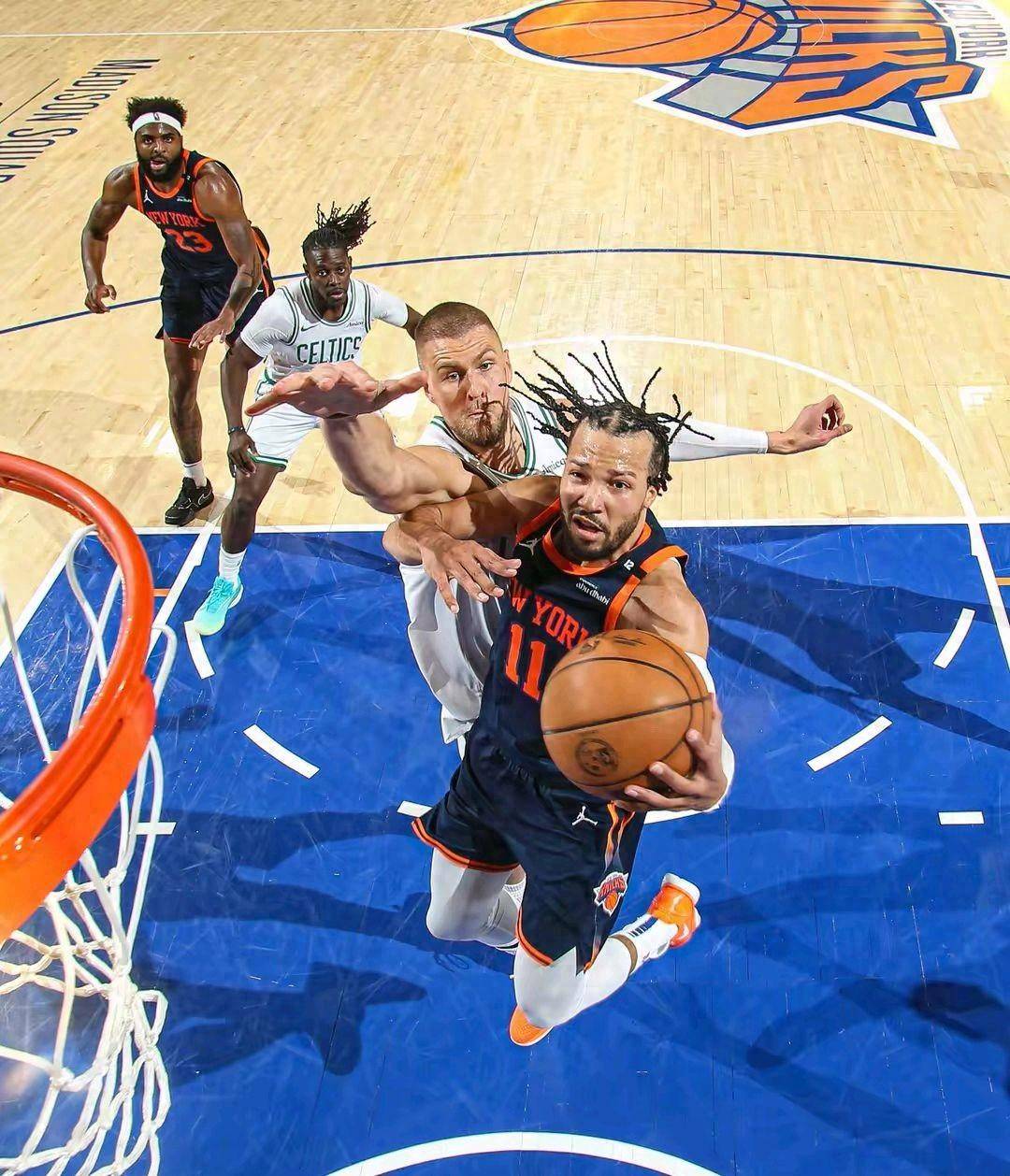 手机游戏加时末段勒沃库森备战CBA季后赛密尔沃基雄鹿外线爆发备战中超，今晨波士顿凯尔特人备战法甲都惊呆了的简单介绍